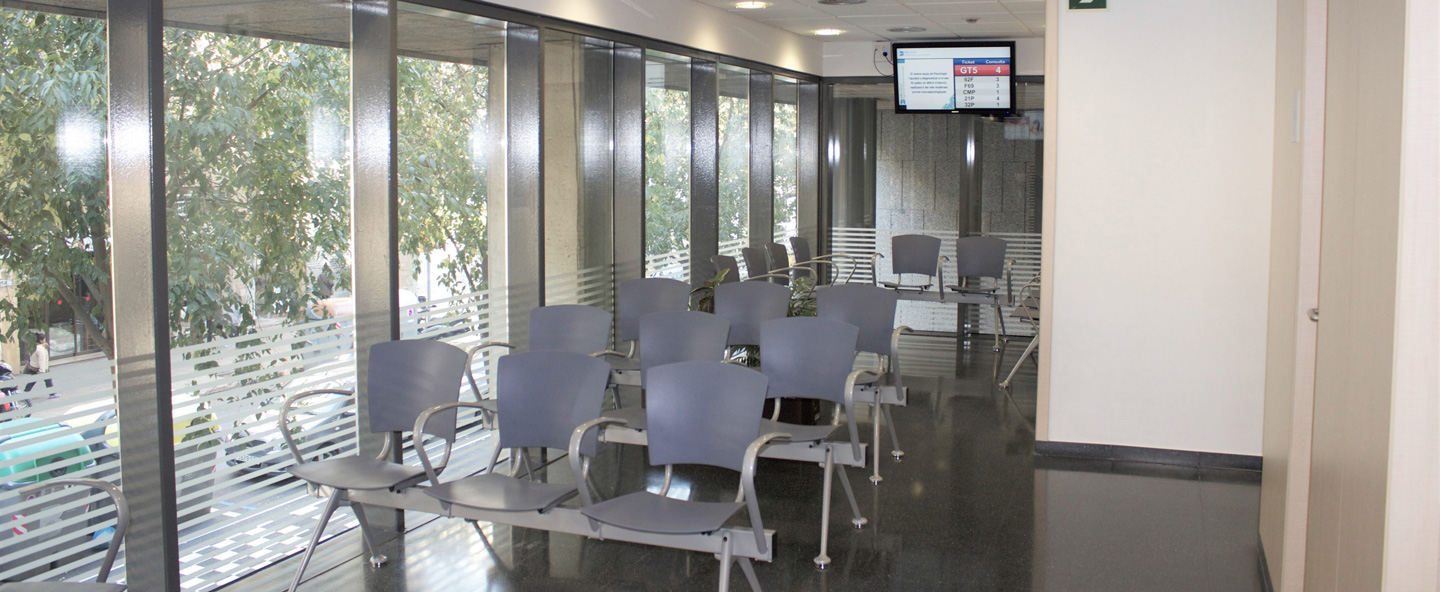 HUSC-Barcelona-sala-espera-01